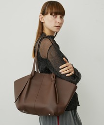 uyu.（ウユ）の「【インナーポーチ付き】シボレザー ビッグトートバッグ（トートバッグ）」