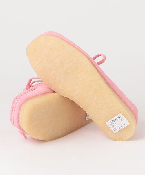 Clarks Originals（クラークスオリジナルズ）の「クラークス オリジナルス 【CLARKS ORIGINALS】- ワラビー シューズ【WALLABEE Candy Pink 26183809】（モカシン/デッキシューズ・レディース・ピンク・24.5cm/25.0cm/25.5cm/24.0cm）」の3枚目の写真