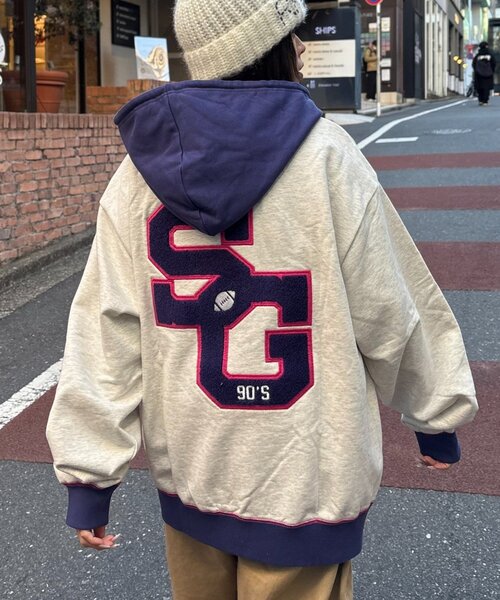 SOUNDSGOOOOD（サウンズグッド）の「【SOUNDS GOOOOD】サガラ刺繍パーカー（パーカー・レディース・グレー/バーガンディー・ONE SIZE）」の2枚目の写真