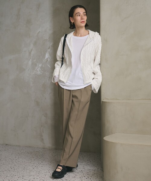BEAUTY&YOUTH UNITED ARROWS(ビューティーアンドユースユナイテッドアローズ)の「【WEB限定 Wardrobe DAILY MINIMAL】メランジ タックストレートパンツ ウォッシャブル(スラックス・レディース・モカ/ブラック/ベージュ・S/M/L)」の8枚目の写真