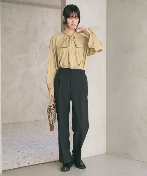BEAUTY&YOUTH UNITED ARROWS(ビューティーアンドユースユナイテッドアローズ)の「【WEB限定 Wardrobe DAILY MINIMAL】メランジ タックストレートパンツ ウォッシャブル(スラックス・レディース・モカ/ブラック/ベージュ・S/M/L)」の12枚目の写真