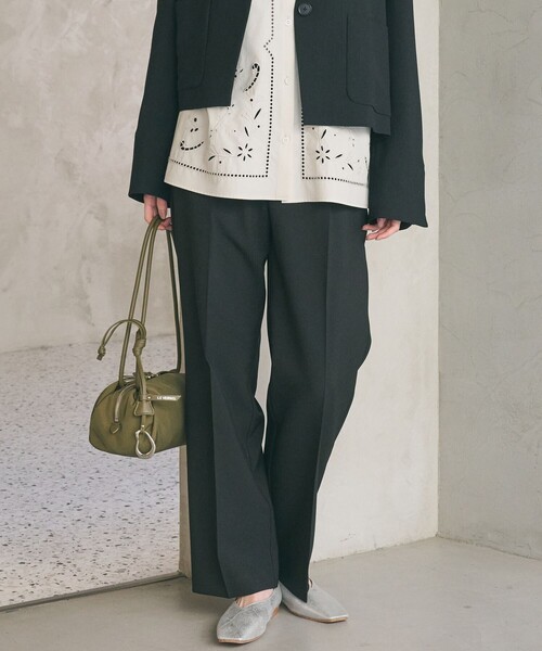BEAUTY&YOUTH UNITED ARROWS(ビューティーアンドユースユナイテッドアローズ)の「【WEB限定 Wardrobe DAILY MINIMAL】メランジ タックストレートパンツ ウォッシャブル(スラックス・レディース・モカ/ブラック/ベージュ・S/M/L)」の14枚目の写真