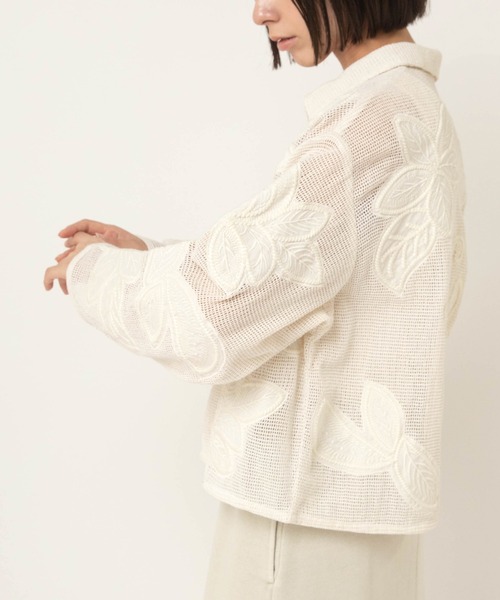 RNA-N（アールエヌエーエヌ）の「J2174 ボタニカル刺繍メッシュジャケット（その他アウター・レディース・ブラック/オフホワイト・FREE）」の2枚目の写真