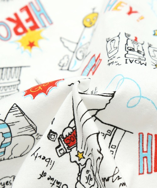 DILASH（ディラッシュ）の「【お揃い可◎・綿100%】世界を旅する！手書き風イラスト総柄Tシャツ（Tシャツ/カットソー・キッズ・オフホワイト/グレー・80/90/100/110/120/130/140）」の7枚目の写真