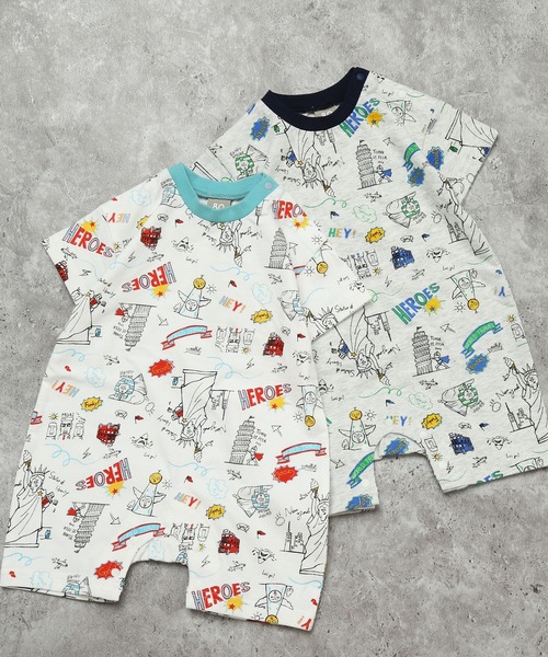 DILASH（ディラッシュ）の「【お揃い可◎・綿100%】世界を旅する！手書き風イラスト総柄Tシャツ（Tシャツ/カットソー・キッズ・オフホワイト/グレー・80/90/100/110/120/130/140）」の8枚目の写真
