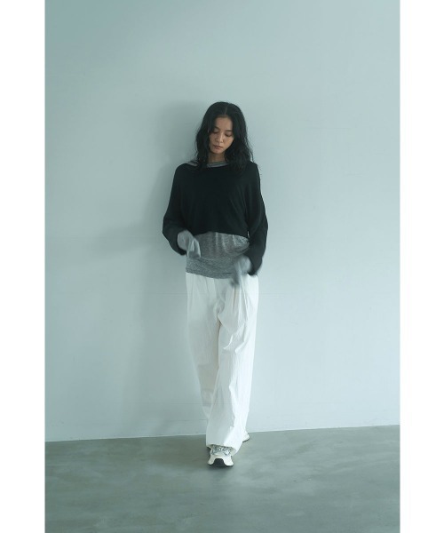 marjour(マージュール)の「SHORT LENGTH RELAX KNIT PULLOVER(ニット/セーター・レディース・ベージュ/ブラック・M)」の4枚目の写真
