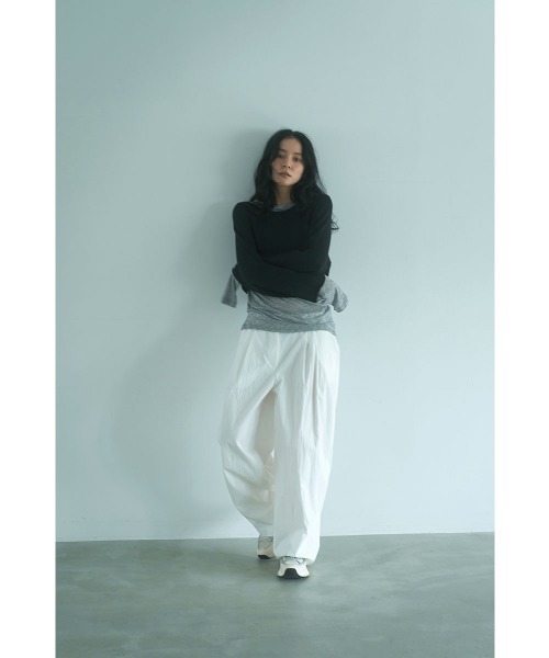 marjour(マージュール)の「SHORT LENGTH RELAX KNIT PULLOVER(ニット/セーター・レディース・ベージュ/ブラック・M)」の7枚目の写真