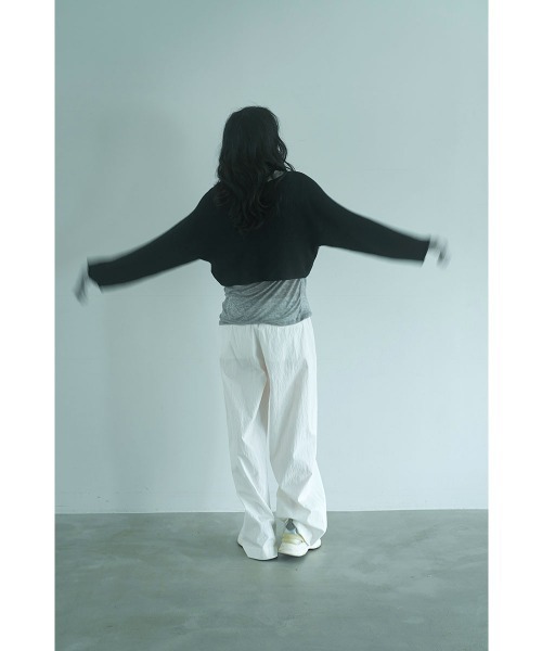 marjour(マージュール)の「SHORT LENGTH RELAX KNIT PULLOVER(ニット/セーター・レディース・ベージュ/ブラック・M)」の10枚目の写真