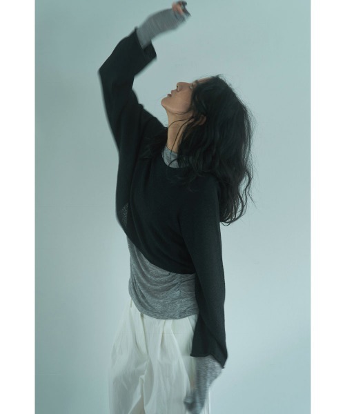 marjour(マージュール)の「SHORT LENGTH RELAX KNIT PULLOVER(ニット/セーター・レディース・ベージュ/ブラック・M)」の12枚目の写真