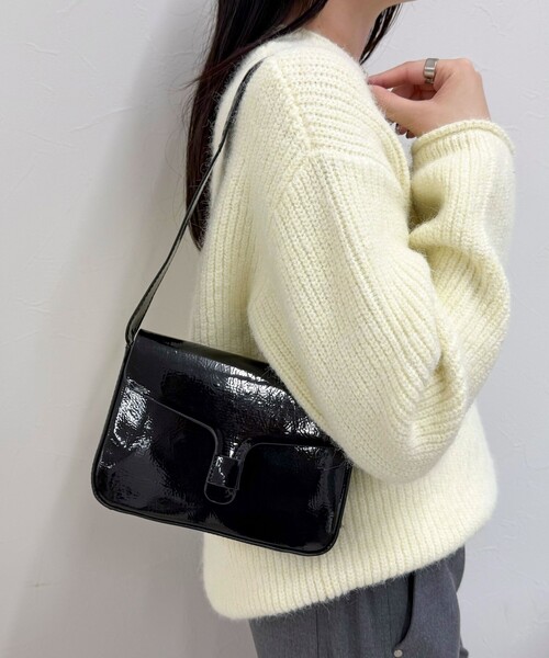 fredy emue（フレディエミュ）の「エナメルフラップワンハンドルバッグ（ショルダーバッグ・レディース・レッド/ブラック・FREE）」の12枚目の写真