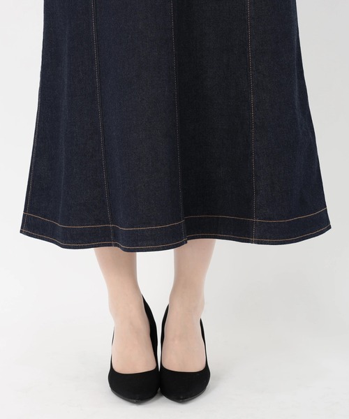 STRAWBERRY-FIELDS（ストロベリーフィールズ）の「アリコットストレッチ_デニムマーメイドスカート（デニムスカート・レディース・ワンウォッシュ/インディゴブルー・2/1）」の9枚目の写真