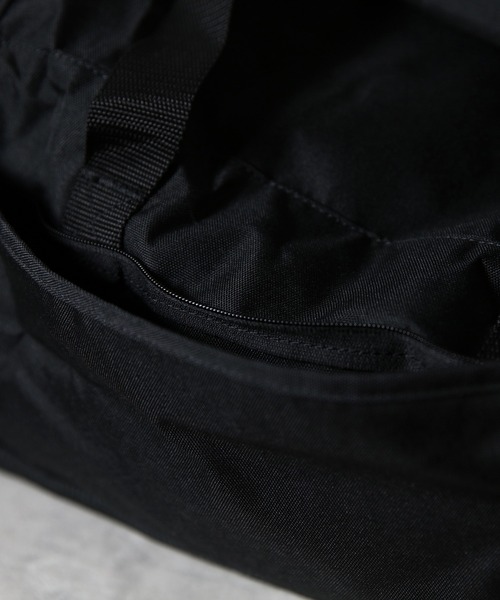 Carhartt(カーハート)の「Carhartt ダッフルバッグ(ボストンバッグ・メンズ・ブラック・FREE)」の11枚目の写真