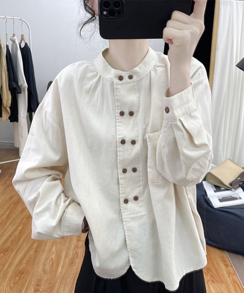 Flugge（フラッジー）の「ダブルボタンノーカラーシャツ（シャツ/ブラウス・レディース・グリーン/アイボリー・LARGE/MEDIUM）」の2枚目の写真