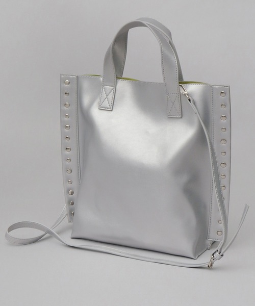 cheek（BAG）（チーク）の「2WAY ショルダートート リベット レザー調 トートバッグ（トートバッグ・レディース・シルバー/ブラック・FREE）」の6枚目の写真