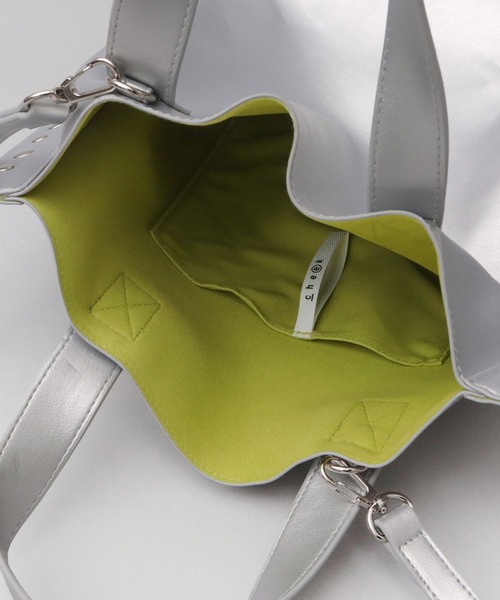 cheek（BAG）（チーク）の「2WAY ショルダートート リベット レザー調 トートバッグ（トートバッグ・レディース・シルバー/ブラック・FREE）」の21枚目の写真