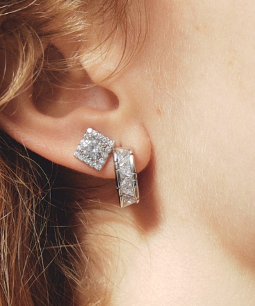les bonbon(ルボンボン)の「【les bonbon】princess triangle hug pierce/プリンセス トライアングル ハグ ピアス(ピアス(両耳用)・レディース・シルバー・FREE)」の1枚目の写真