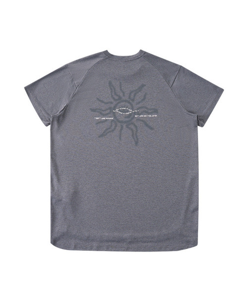 BUTTON SEOUL（ボタンソウル）の「エアライトサングラフィックパフォーマンスショートスリーブ（4 COLORS）（Tシャツ/カットソー・メンズ・ネイビー/グレー/グリーン/バイオレット・MEDIUM/LARGE/X-LARGE）」の6枚目の写真