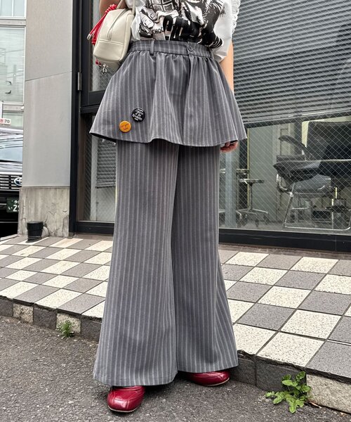 CIAOPANIC（チャオパニック）の「缶バッジSETレイヤードスラックス（その他パンツ・レディース・ネイビー/グレー・MEDIUM/SMALL）」の2枚目の写真