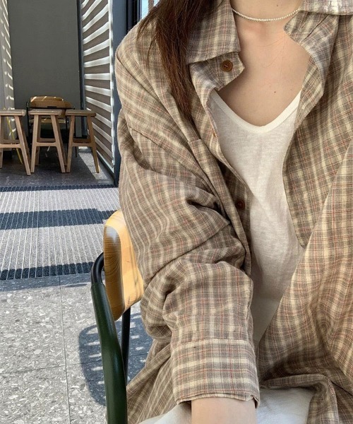 SallyLunn（サリーラン）の「ルーズチェックシャツ（シャツ/ブラウス・レディース・ベージュ/ブルー・LARGE/MEDIUM）」の4枚目の写真