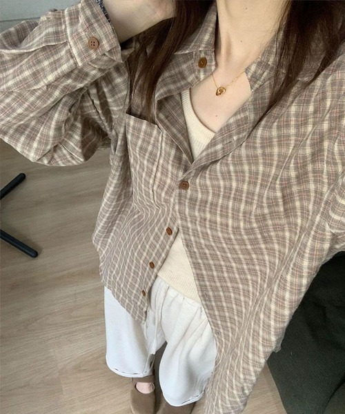 SallyLunn（サリーラン）の「ルーズチェックシャツ（シャツ/ブラウス・レディース・ベージュ/ブルー・LARGE/MEDIUM）」の6枚目の写真