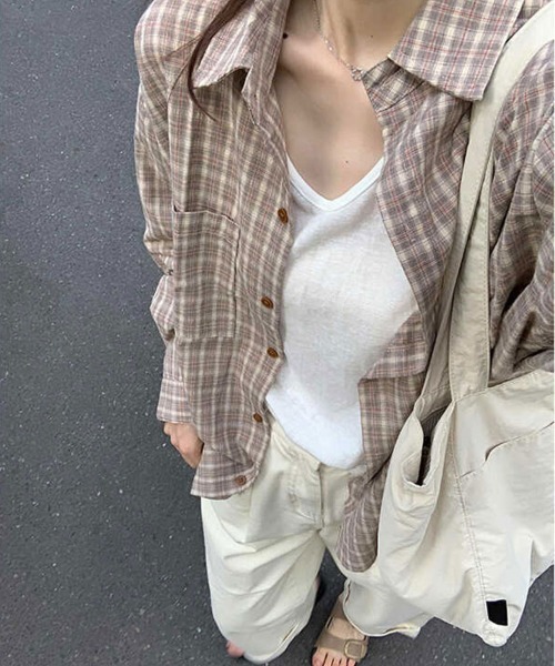 SallyLunn（サリーラン）の「ルーズチェックシャツ（シャツ/ブラウス・レディース・ベージュ/ブルー・LARGE/MEDIUM）」の3枚目の写真