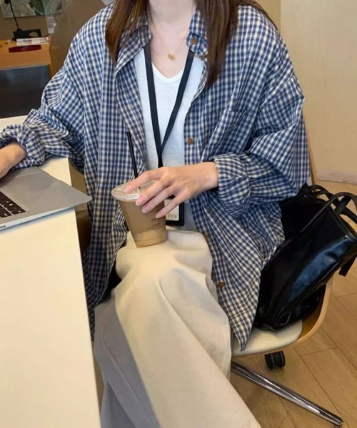 SallyLunn（サリーラン）の「ルーズチェックシャツ（シャツ/ブラウス・レディース・ベージュ/ブルー・LARGE/MEDIUM）」の10枚目の写真