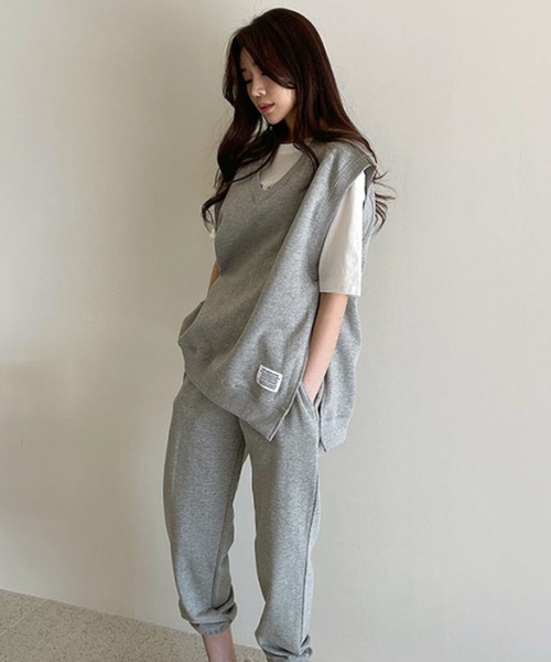 LAFFMO(ラフモ)の「【セットアップ】スウェットVネックベスト&パンツ 上下2点セット(セットアップ・レディース・ブラック/グレー・F)」の7枚目の写真