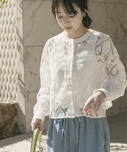 ITEMS URBANRESEARCH（アイテムズ アーバンリサーチ）の「レースクロップドシャツ（シャツ/ブラウス・レディース・ホワイト/ブラック・FREE）」の4枚目の写真