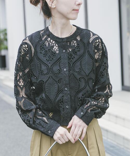 ITEMS URBANRESEARCH（アイテムズ アーバンリサーチ）の「レースクロップドシャツ（シャツ/ブラウス・レディース・ホワイト/ブラック・FREE）」の12枚目の写真