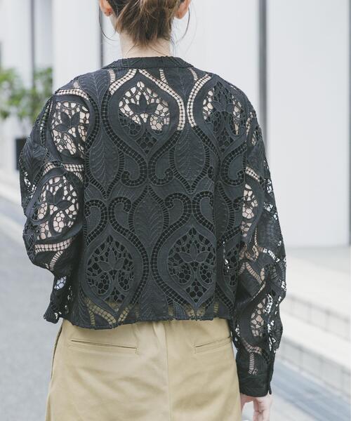 ITEMS URBANRESEARCH（アイテムズ アーバンリサーチ）の「レースクロップドシャツ（シャツ/ブラウス・レディース・ホワイト/ブラック・FREE）」の13枚目の写真