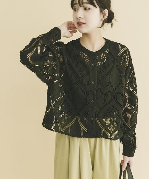 ITEMS URBANRESEARCH（アイテムズ アーバンリサーチ）の「レースクロップドシャツ（シャツ/ブラウス・レディース・ホワイト/ブラック・FREE）」の16枚目の写真