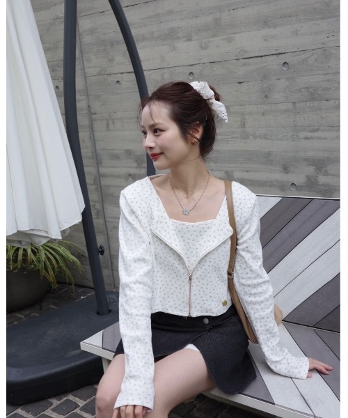 JUMELLE(ジュメロ)の「花柄ジップカーデ(Tシャツ/カットソー・レディース・ホワイト/クリーム・FREE)」の3枚目の写真