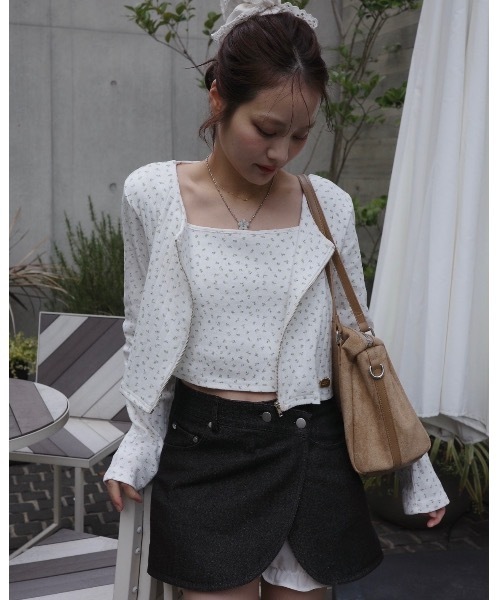 JUMELLE(ジュメロ)の「花柄ジップカーデ(Tシャツ/カットソー・レディース・ホワイト/クリーム・FREE)」の4枚目の写真