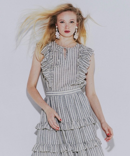 DOUBLE STANDARD CLOTHING(ダブルスタンダードクロージング)の「ストライプフリルブラウス(シャツ/ブラウス・レディース・キナリ・38/36)」の1枚目の写真