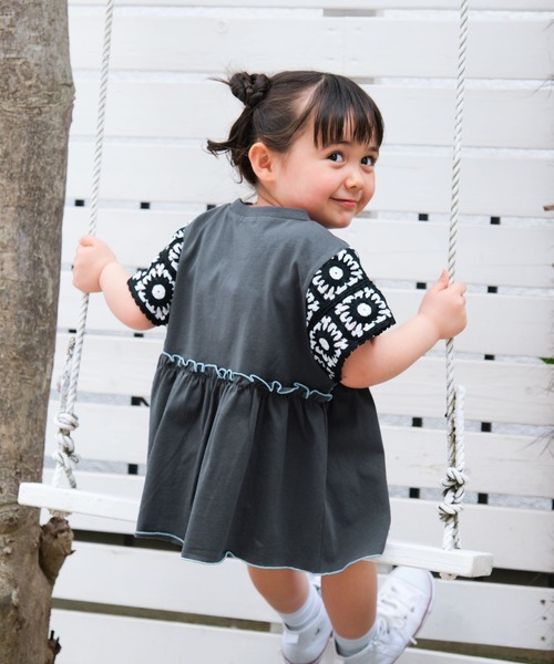 LEPSIM（レプシィム）の「【KIDS】袖クロシェプルオーバーSS　661797（Tシャツ/カットソー・キッズ・ブルー/ナチュラル/チャコールグレー/ネイビー・14/13/12）」の12枚目の写真
