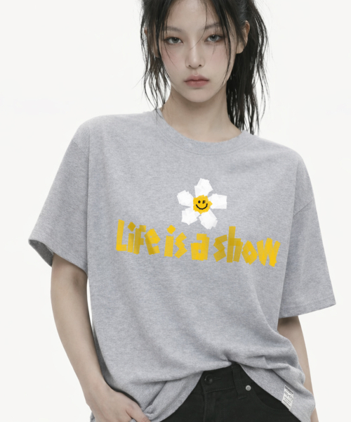 GRAVER（グレーバー）の「[ユニセックス]テープフラワースマイル半袖Tシャツ_4カラー（Tシャツ/カットソー・レディース・ブラック/ホワイト/ライトグレー/ネイビー・SMALL/MEDIUM/LARGE）」の9枚目の写真