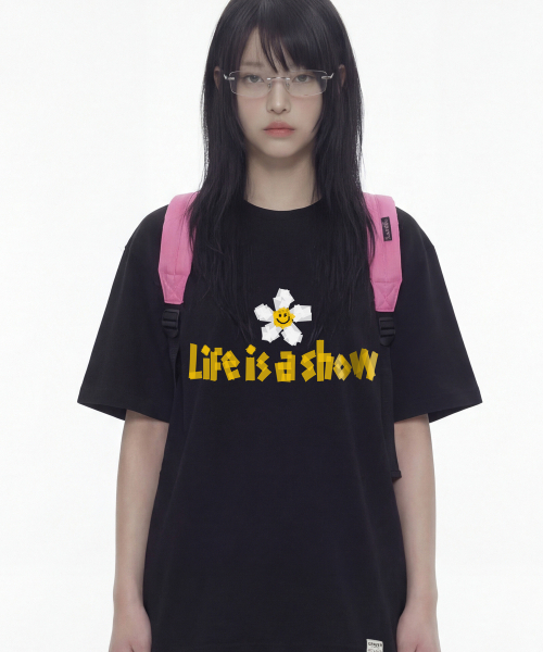 GRAVER（グレーバー）の「[ユニセックス]テープフラワースマイル半袖Tシャツ_4カラー（Tシャツ/カットソー・レディース・ブラック/ホワイト/ライトグレー/ネイビー・SMALL/MEDIUM/LARGE）」の11枚目の写真