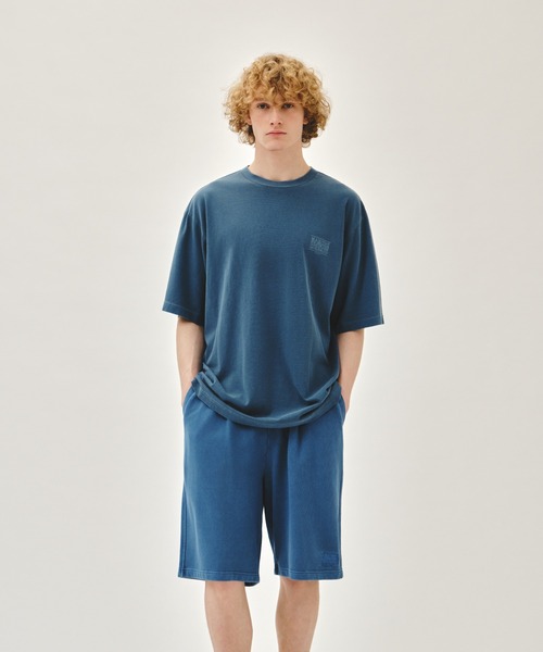 MARITHE + FRANCOIS GIRBAUD(マリテフランソワジルボー)の「OUTLINE CLASSIC LOGO OVERSIZED DYEING TEE(Tシャツ/カットソー・レディース・ライトブルー/チャコール・X-LARGE/LARGE/MEDIUM/SMALL)」の2枚目の写真