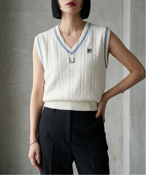 FILA ホワイト ベスト ファー襟付き FILA｜フィラのベスト（ホワイト/白色系・速乾）通販 - ZOZOTOWN