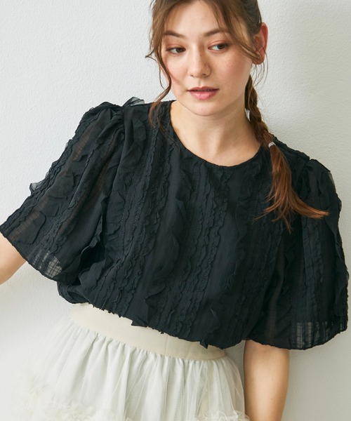 Lunea（ルネア）の「フリルデザインブラウス / frill design volume blouse（シャツ/ブラウス・レディース・アイボリー/ブラック・FREE）」の2枚目の写真
