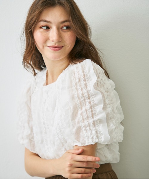 Lunea（ルネア）の「フリルデザインブラウス / frill design volume blouse（シャツ/ブラウス・レディース・アイボリー/ブラック・FREE）」の3枚目の写真