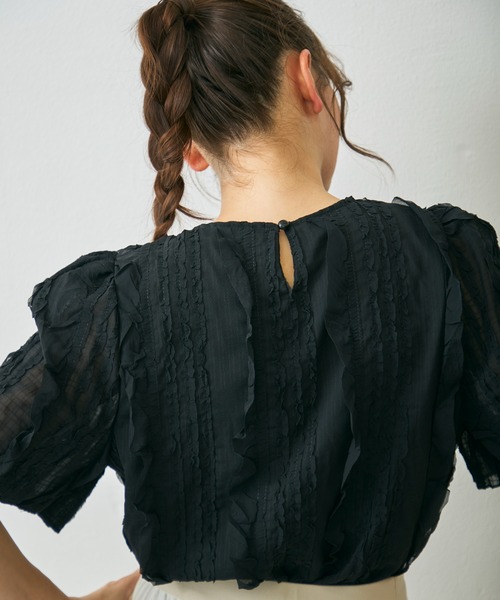Lunea（ルネア）の「フリルデザインブラウス / frill design volume blouse（シャツ/ブラウス・レディース・アイボリー/ブラック・FREE）」の9枚目の写真
