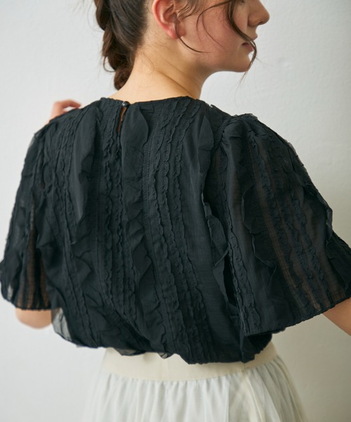 Lunea（ルネア）の「フリルデザインブラウス / frill design volume blouse（シャツ/ブラウス・レディース・アイボリー/ブラック・FREE）」の10枚目の写真