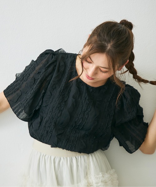 Lunea（ルネア）の「フリルデザインブラウス / frill design volume blouse（シャツ/ブラウス・レディース・アイボリー/ブラック・FREE）」の6枚目の写真