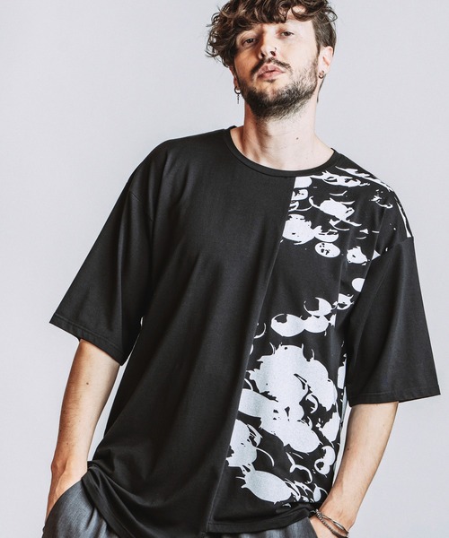 NO ID.(ノーアイディ)の「【NO ID.】Asymmetry Print T-Shirt / アシンメトリー プリント Tシャツ(Tシャツ/カットソー・メンズ・ブラック/ホワイト・ONE SIZE)」の2枚目の写真