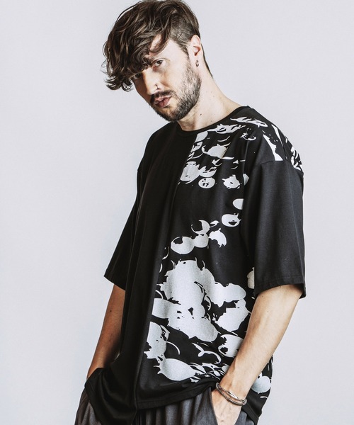 NO ID.(ノーアイディ)の「【NO ID.】Asymmetry Print T-Shirt / アシンメトリー プリント Tシャツ(Tシャツ/カットソー・メンズ・ブラック/ホワイト・ONE SIZE)」の21枚目の写真