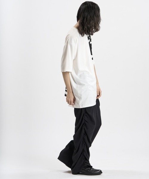 NO ID.(ノーアイディ)の「【NO ID.】Asymmetry Print T-Shirt / アシンメトリー プリント Tシャツ(Tシャツ/カットソー・メンズ・ブラック/ホワイト・ONE SIZE)」の11枚目の写真