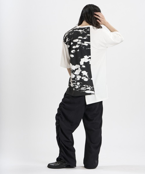 NO ID.(ノーアイディ)の「【NO ID.】Asymmetry Print T-Shirt / アシンメトリー プリント Tシャツ(Tシャツ/カットソー・メンズ・ブラック/ホワイト・ONE SIZE)」の13枚目の写真