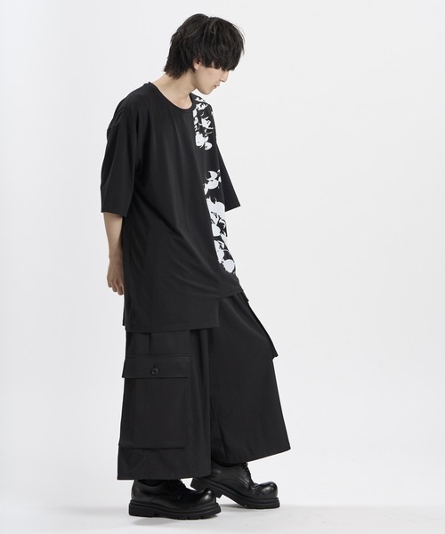NO ID.(ノーアイディ)の「【NO ID.】Asymmetry Print T-Shirt / アシンメトリー プリント Tシャツ(Tシャツ/カットソー・メンズ・ブラック/ホワイト・ONE SIZE)」の7枚目の写真