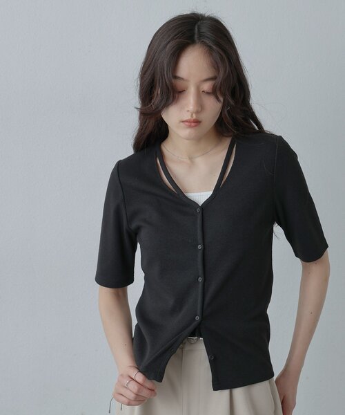 COLONY 2139(コロニートゥーワンスリーナイン)の「スリットVネック半袖カーディガン(Tシャツ/カットソー・レディース・チャコールグレー/ブラック/サックスブルー・FREE)」の5枚目の写真